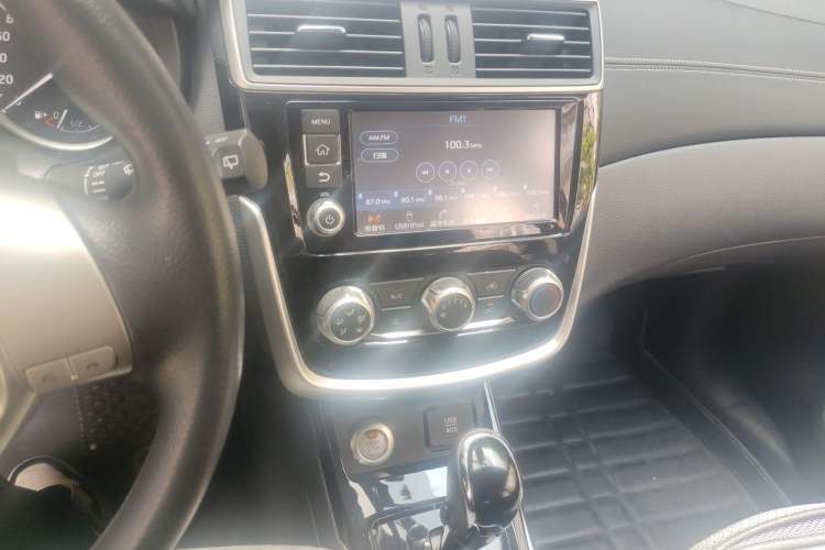 Used Nissan Tiida 2016 1.6L CVT Smart Drive Edition Audio And AC Panel