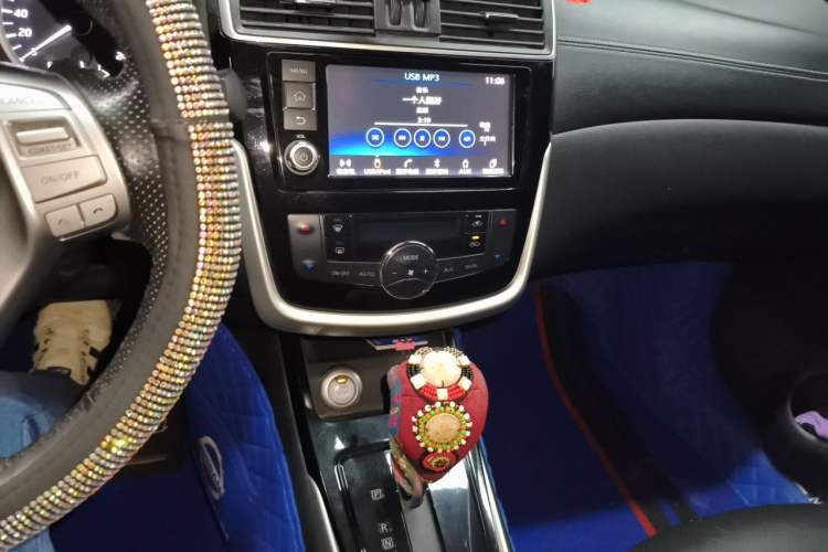 Used Nissan Tiida 2016 1.6L CVT ZhiZun Edition Audio And AC Panel