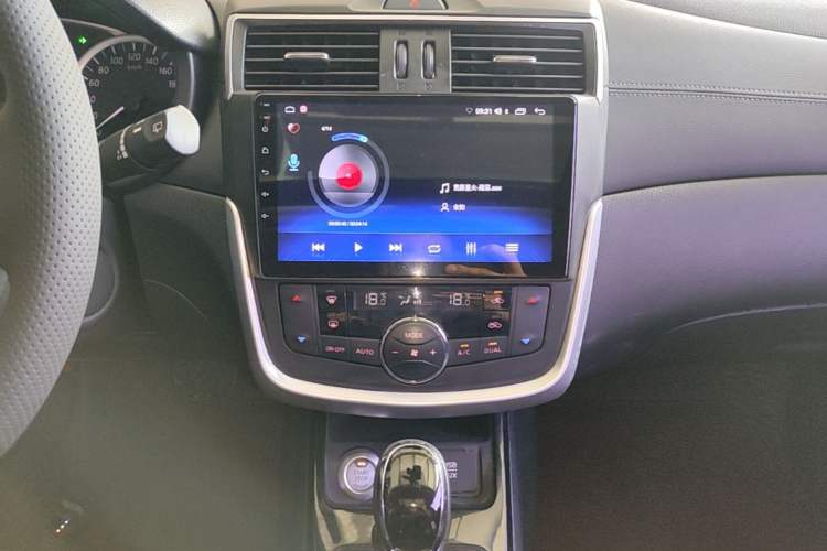Used Nissan Tiida 2016 1.6L CVT ZhiZun Edition Audio And AC Panel
