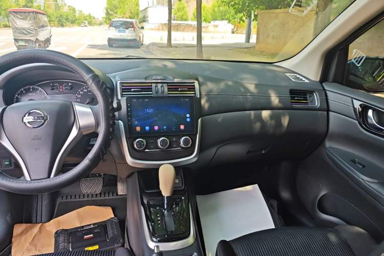 Used Nissan Tiida 2016 1.6L CVT Cool Dynamic Edition Audio And AC Panel