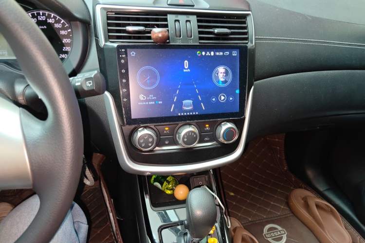 Used Nissan Tiida 2016 1.6L CVT Cool Dynamic Edition Audio And AC Panel