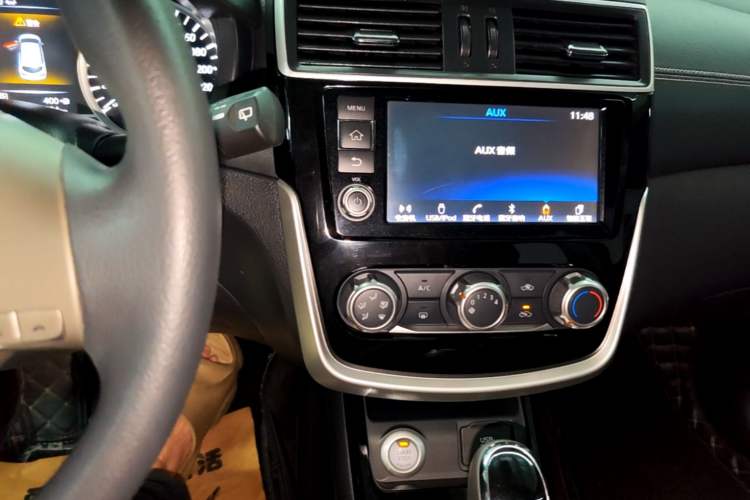 Used Nissan Tiida 2016 1.6L CVT Smart Drive Edition Audio And AC Panel