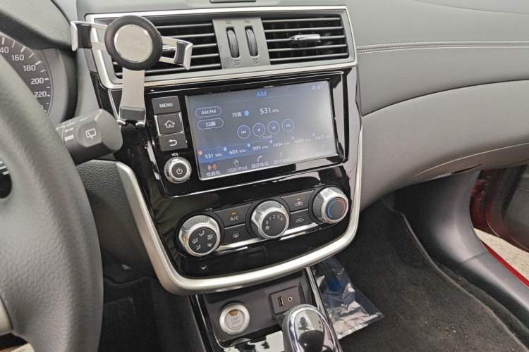 Used Nissan Tiida 2016 1.6L CVT Smart Drive Edition Audio And AC Panel
