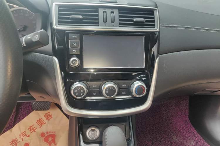Used Nissan Tiida 2016 1.6L CVT Smart Drive Edition Audio And AC Panel