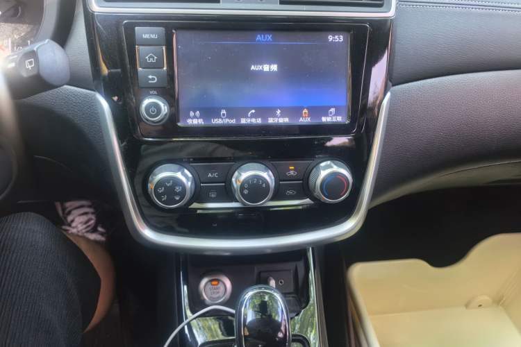 Used Nissan Tiida 2016 1.6L CVT Smart Drive Edition Audio And AC Panel