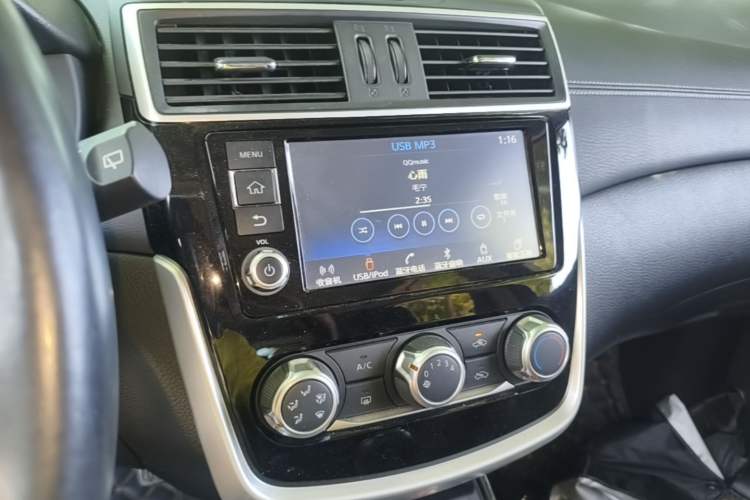 Used Nissan Tiida 2016 1.6L CVT Smart Drive Edition Audio And AC Panel