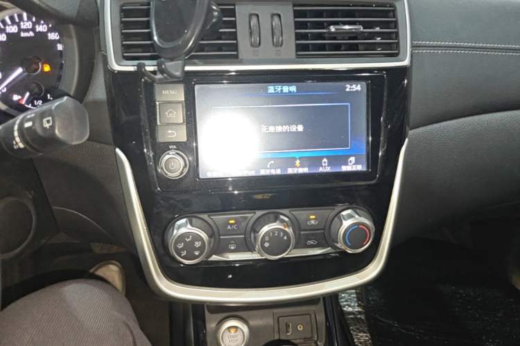 Used Nissan Tiida 2016 1.6L CVT Smart Drive Edition Audio And AC Panel