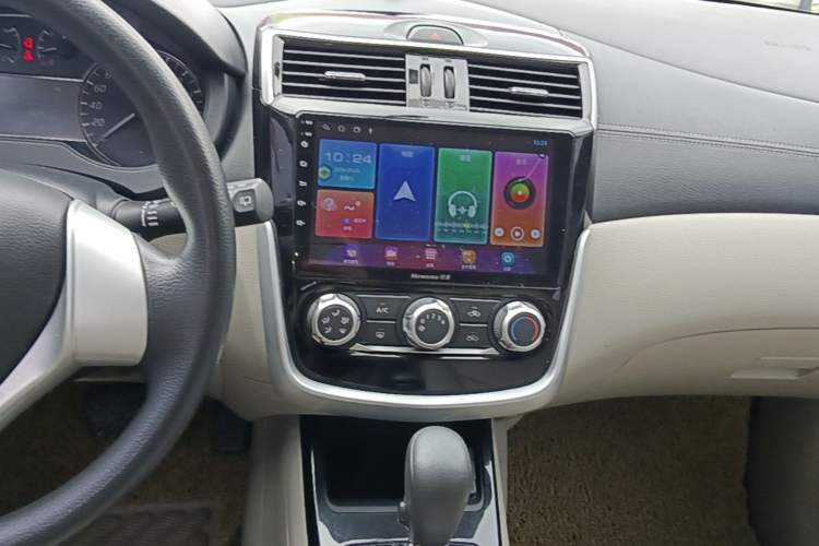 Used Nissan Tiida 2016 1.6L CVT Joyride Edition Audio And AC Panel