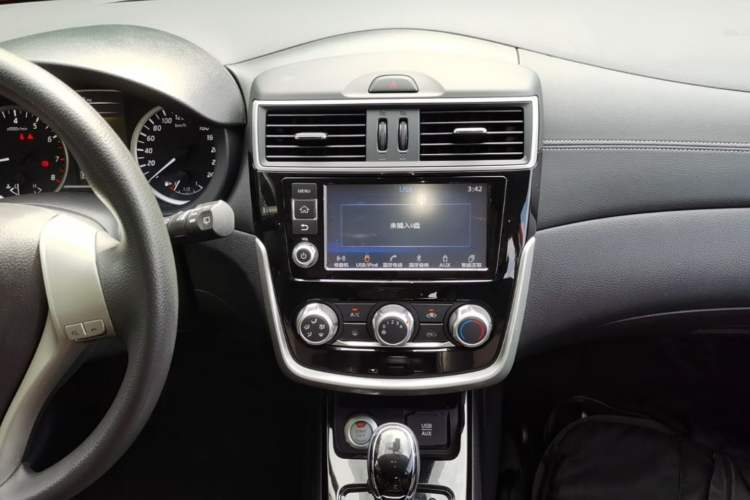 Used Nissan Tiida 2016 1.6L CVT Smart Drive Edition Audio And AC Panel