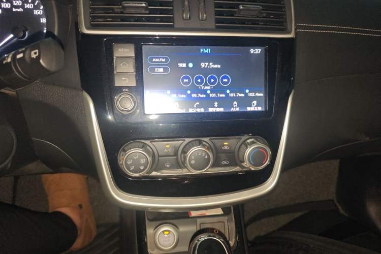 Used Nissan Tiida 2016 1.6L CVT Smart Drive Edition Audio And AC Panel
