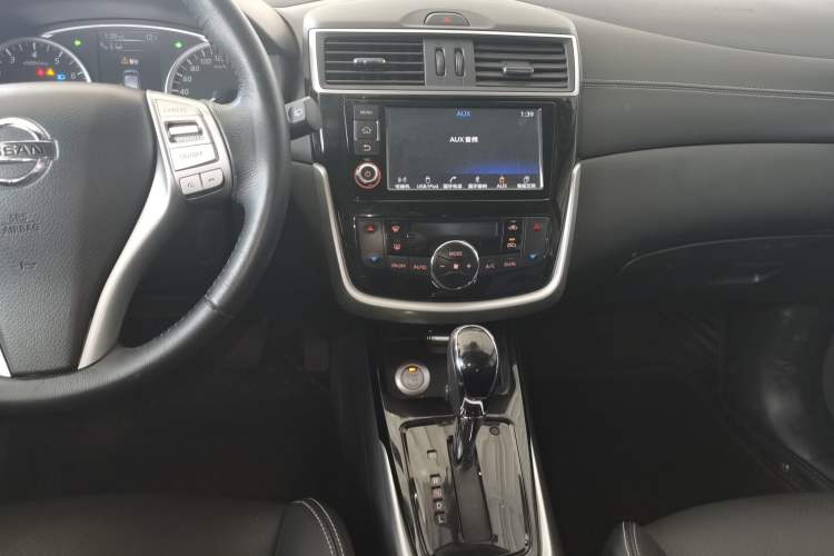 Used Nissan Tiida 2016 1.6L CVT ZhiZun Edition Audio And AC Panel