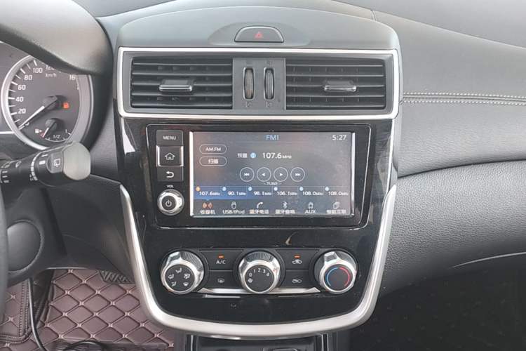 Used Nissan Tiida 2016 1.6L CVT Smart Drive Edition Audio And AC Panel
