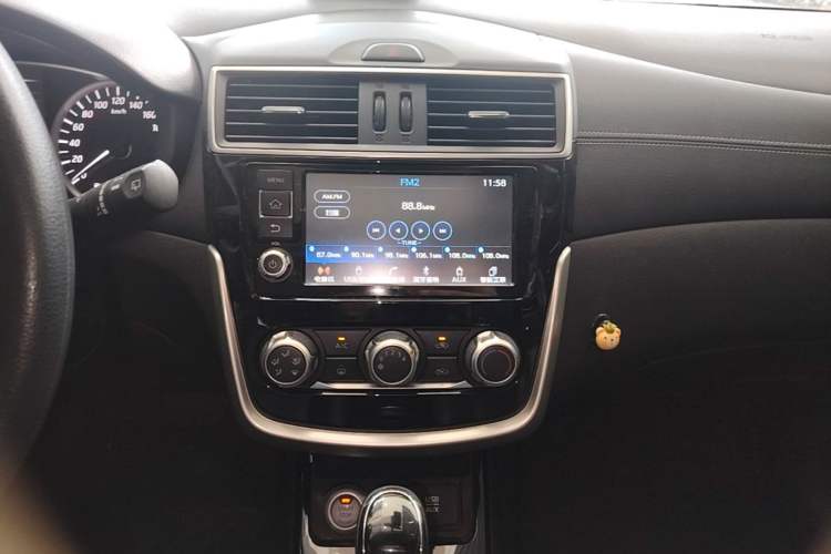 Used Nissan Tiida 2016 1.6L CVT Smart Drive Edition Audio And AC Panel