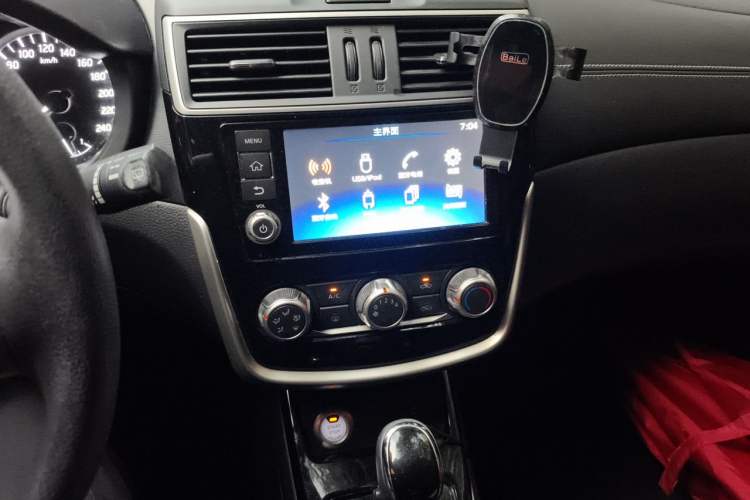Used Nissan Tiida 2016 1.6L CVT Smart Drive Edition Audio And AC Panel