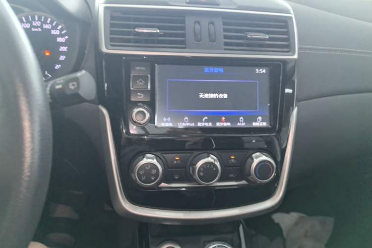 Used Nissan Tiida 2016 1.6L CVT Smart Drive Edition Audio And AC Panel
