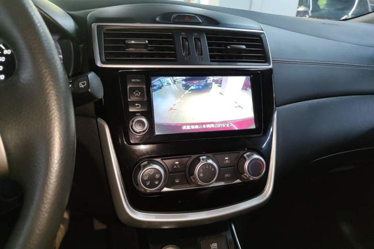 Used Nissan Tiida 2016 1.6L CVT Smart Drive Edition Audio And AC Panel