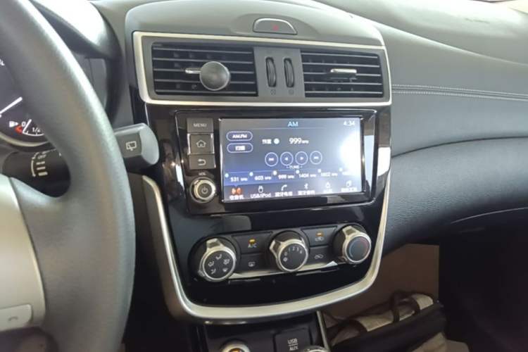 Used Nissan Tiida 2016 1.6L CVT Smart Drive Edition Audio And AC Panel