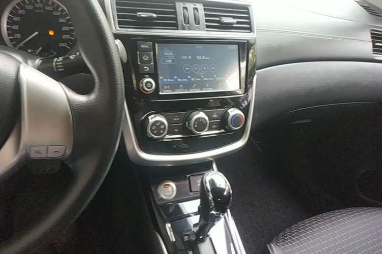 Used Nissan Tiida 2016 1.6L CVT Smart Drive Edition Audio And AC Panel