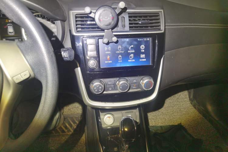 Used Nissan Tiida 2016 1.6L CVT Smart Drive Edition Audio And AC Panel