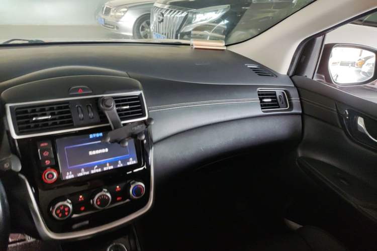 Used Nissan Tiida 2016 1.6L CVT Smart Drive Edition Audio And AC Panel