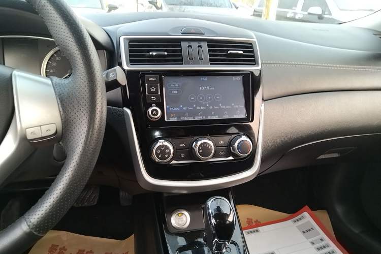 Used Nissan Tiida 2016 1.6L CVT Smart Drive Edition Audio And AC Panel