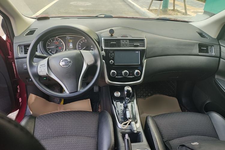 Used Nissan Tiida 2016 1.6L CVT Smart Drive Edition Center Console