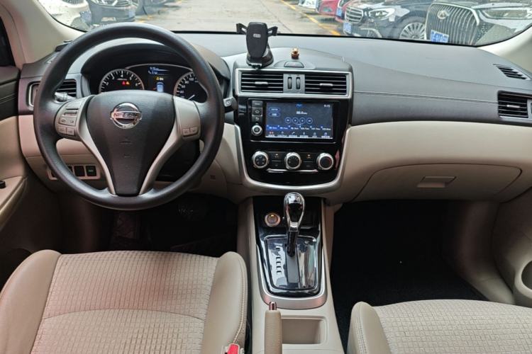 Used Nissan Tiida 2016 1.6L CVT Smart Drive Edition Center Console
