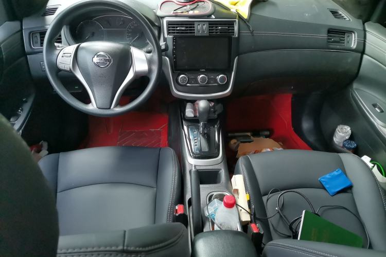 Used Nissan Tiida 2016 1.6L CVT Cool Dynamic Edition Center Console