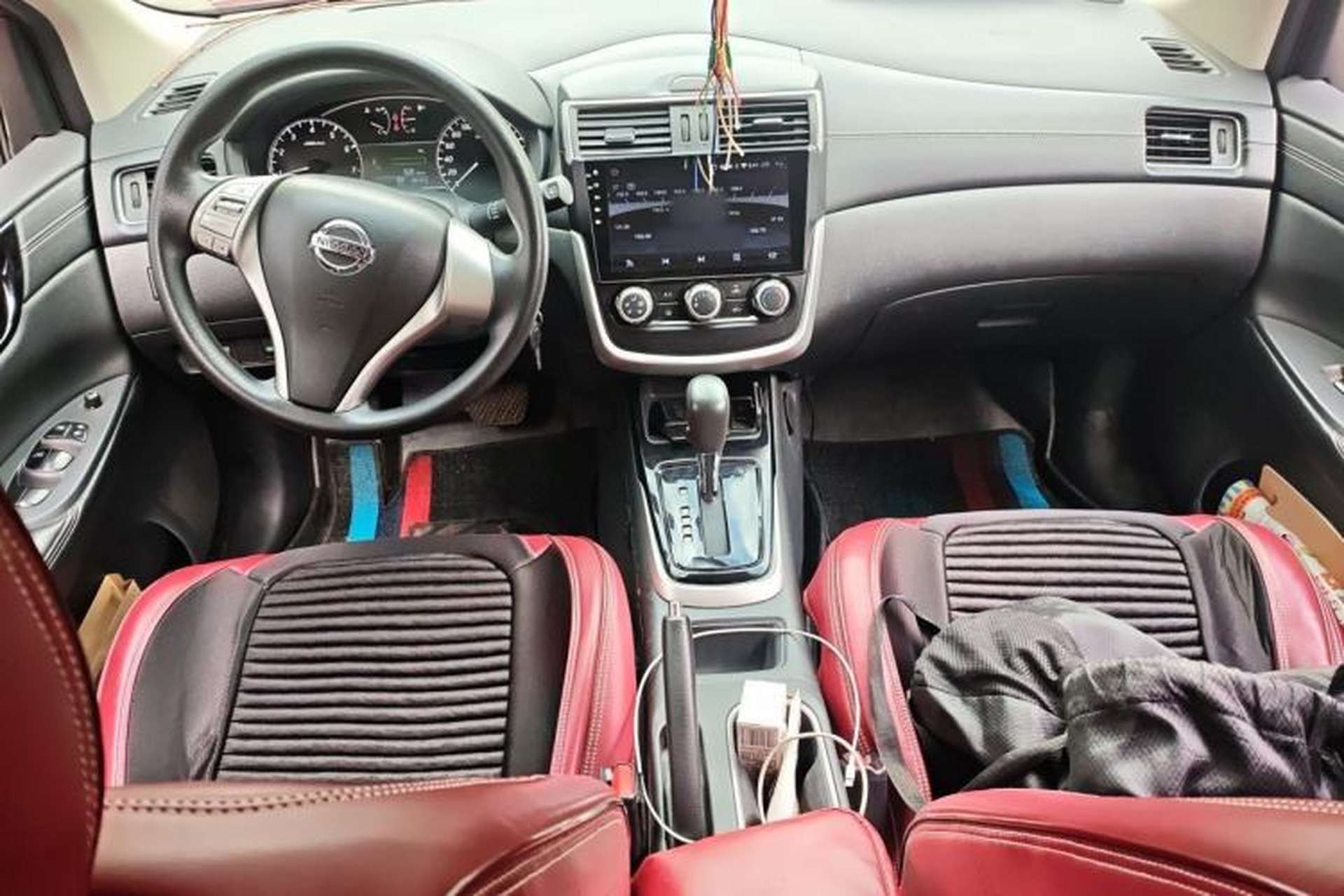 Used Nissan Tiida 2016 1.6L CVT Cool Dynamic Edition Center Console