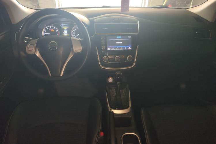 Used Nissan Tiida 2016 1.6L CVT Smart Drive Edition Center Console
