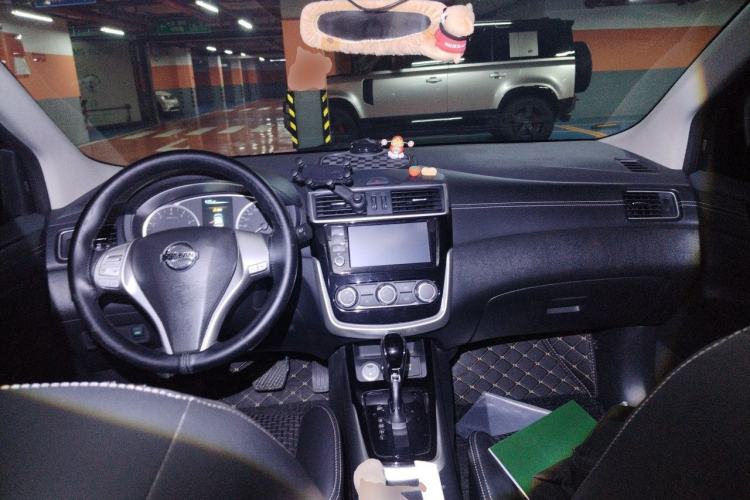 Used Nissan Tiida 2016 1.6L CVT Smart Drive Edition Center Console