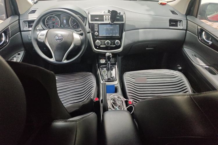 Used Nissan Tiida 2016 1.6L CVT Smart Drive Edition Center Console