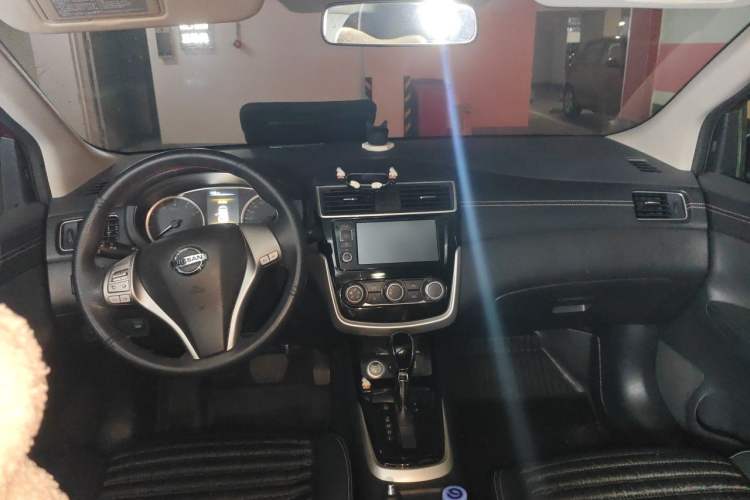 Used Nissan Tiida 2016 1.6L CVT Smart Drive Edition Center Console