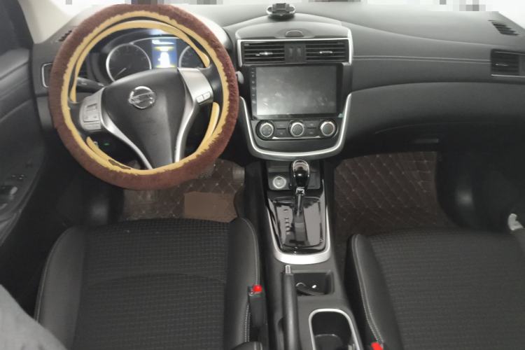 Used Nissan Tiida 2016 1.6L CVT Smart Drive Edition Center Console