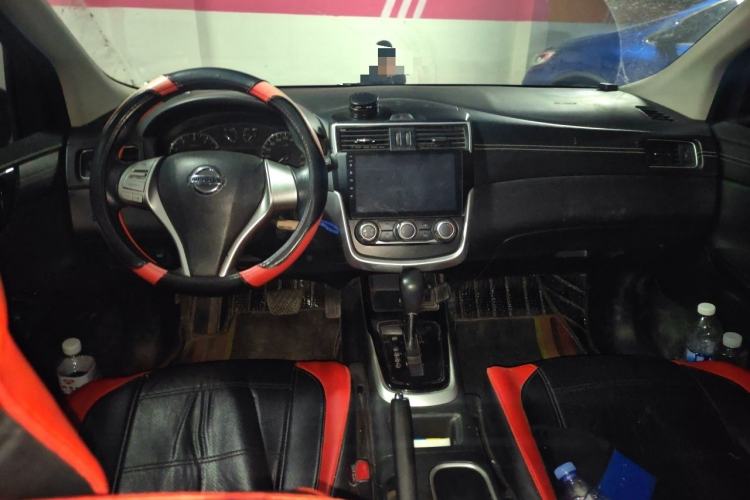 Used Nissan Tiida 2016 1.6L CVT Cool Dynamic Edition Center Console