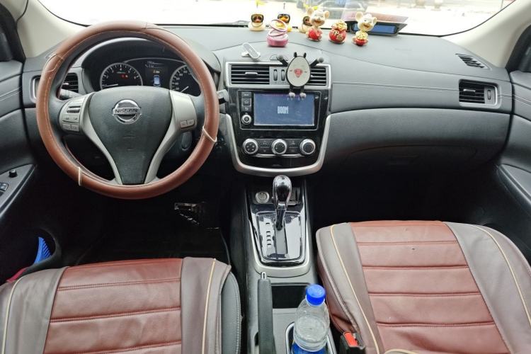 Used Nissan Tiida 2016 1.6L CVT Smart Drive Edition Center Console