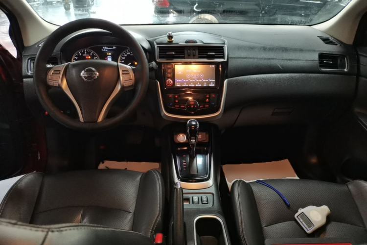 Used Nissan Tiida 2016 1.6L CVT ZhiZun Edition Center Console