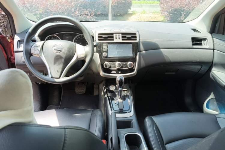 Used Nissan Tiida 2016 1.6L CVT Smart Drive Edition Center Console
