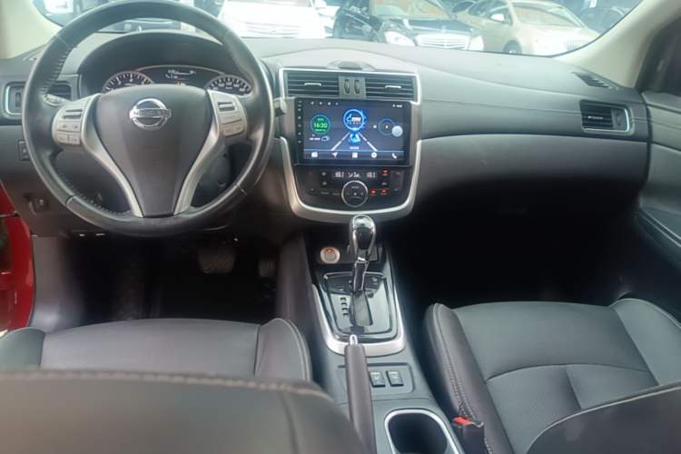 Used Nissan Tiida 2016 1.6L CVT ZhiZun Edition Center Console