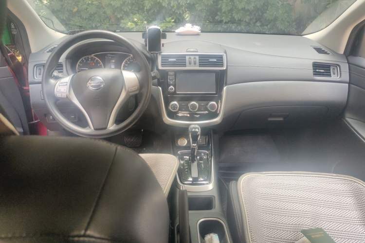 Used Nissan Tiida 2016 1.6L CVT Smart Drive Edition Center Console