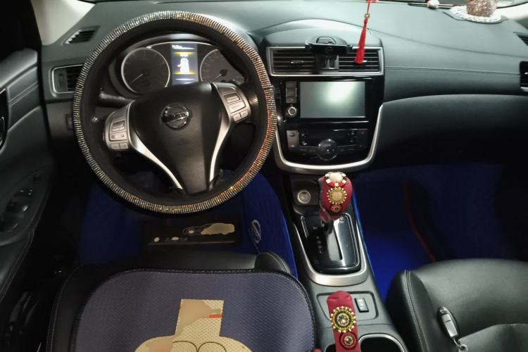 Used Nissan Tiida 2016 1.6L CVT ZhiZun Edition Center Console