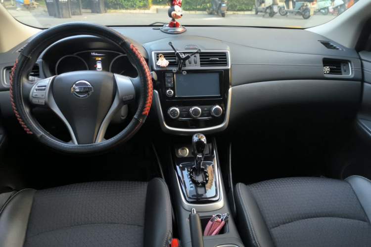 Used Nissan Tiida 2016 1.6L CVT Smart Drive Edition Center Console