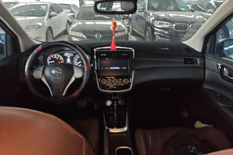 Used Nissan Tiida 2016 1.6L CVT Smart Drive Edition Center Console