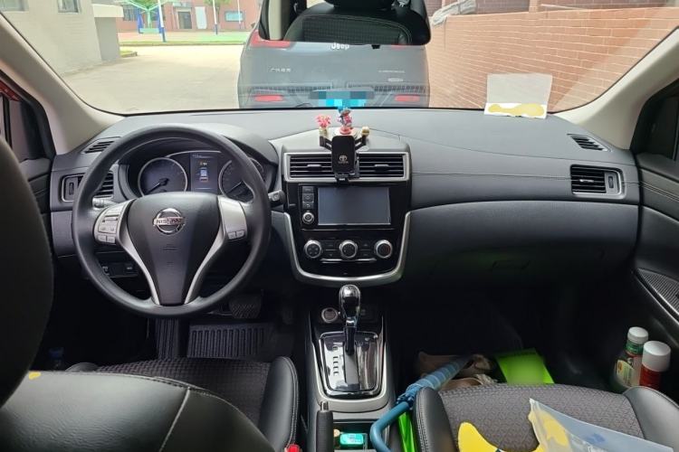 Used Nissan Tiida 2016 1.6L CVT Smart Drive Edition Center Console