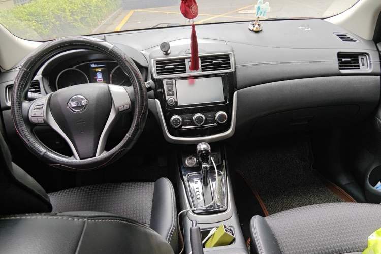 Used Nissan Tiida 2016 1.6L CVT Smart Drive Edition Center Console