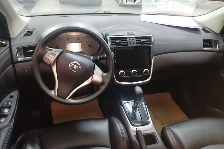 Used Nissan Tiida 2016 1.6L CVT Cool Dynamic Edition Center Console