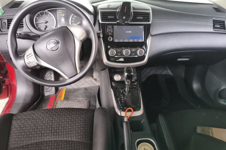 Used Nissan Tiida 2016 1.6L CVT Smart Drive Edition Center Console