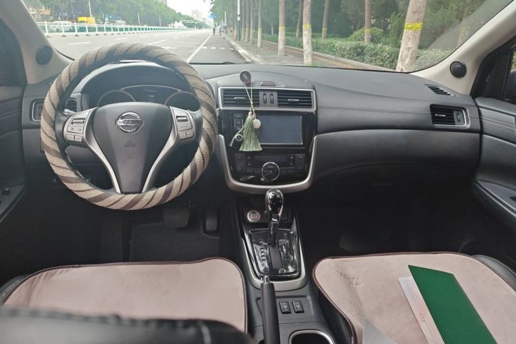 Used Nissan Tiida 2016 1.6L CVT ZhiZun Edition Center Console