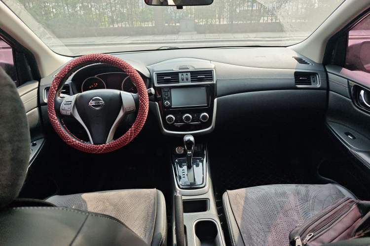 Used Nissan Tiida 2016 1.6L CVT Smart Drive Edition Center Console