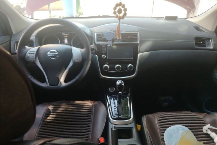 Used Nissan Tiida 2016 1.6L CVT Smart Drive Edition Center Console